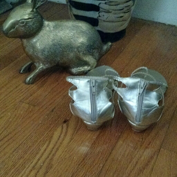 Forever 21 braided , gladiators , sandals Size:6 - Picture 2 of 4